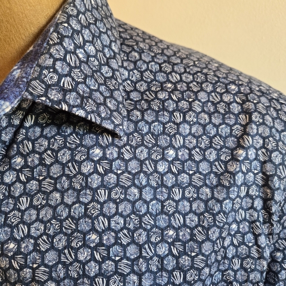 Robert Graham Blue Floral Button Down Shirt - Picture 5 of 12